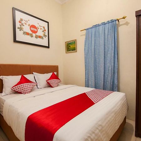 Oyo 719 Penginapan Panatapan Almonsari Resort Siborongborong Eksteriør billede